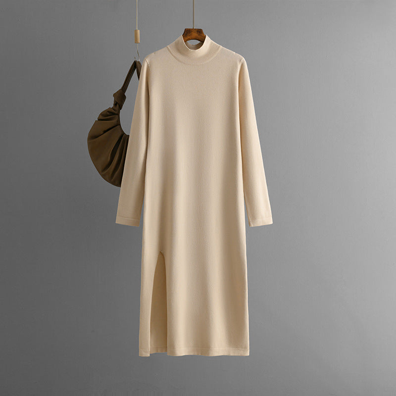 Robe en maille à col montant et fente – style automne/hiver