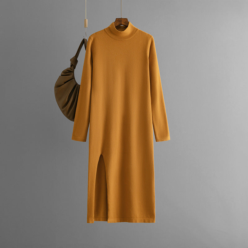 Robe en maille à col montant et fente – style automne/hiver
