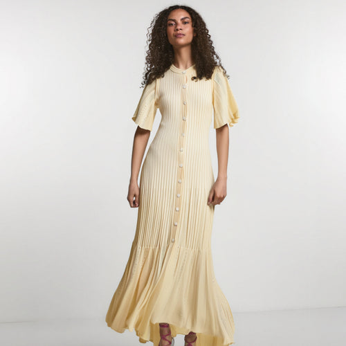 Robe longue à manches courtes au tempérament élégant